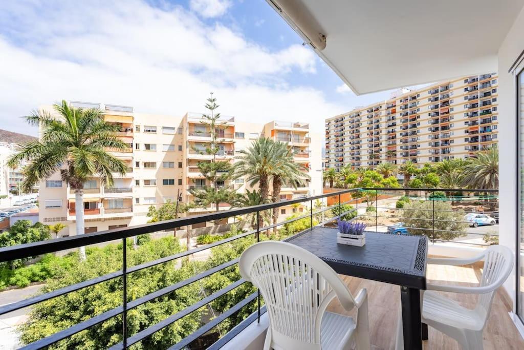 Vivienda Vacacional Rosaini Los Cristianos  Exterior photo